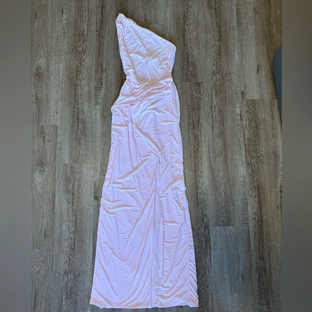 Elegant Pink One-Shoulder Dress - Picture 7 of 7